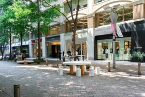 リアル店舗でLINEを活用する方法は?メリットやリアル店舗で使えるLINEの機能を紹介!