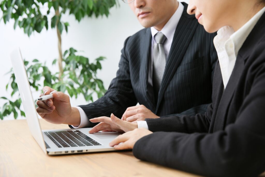 法律事務所がLINE公式アカウントを始める前に考えること