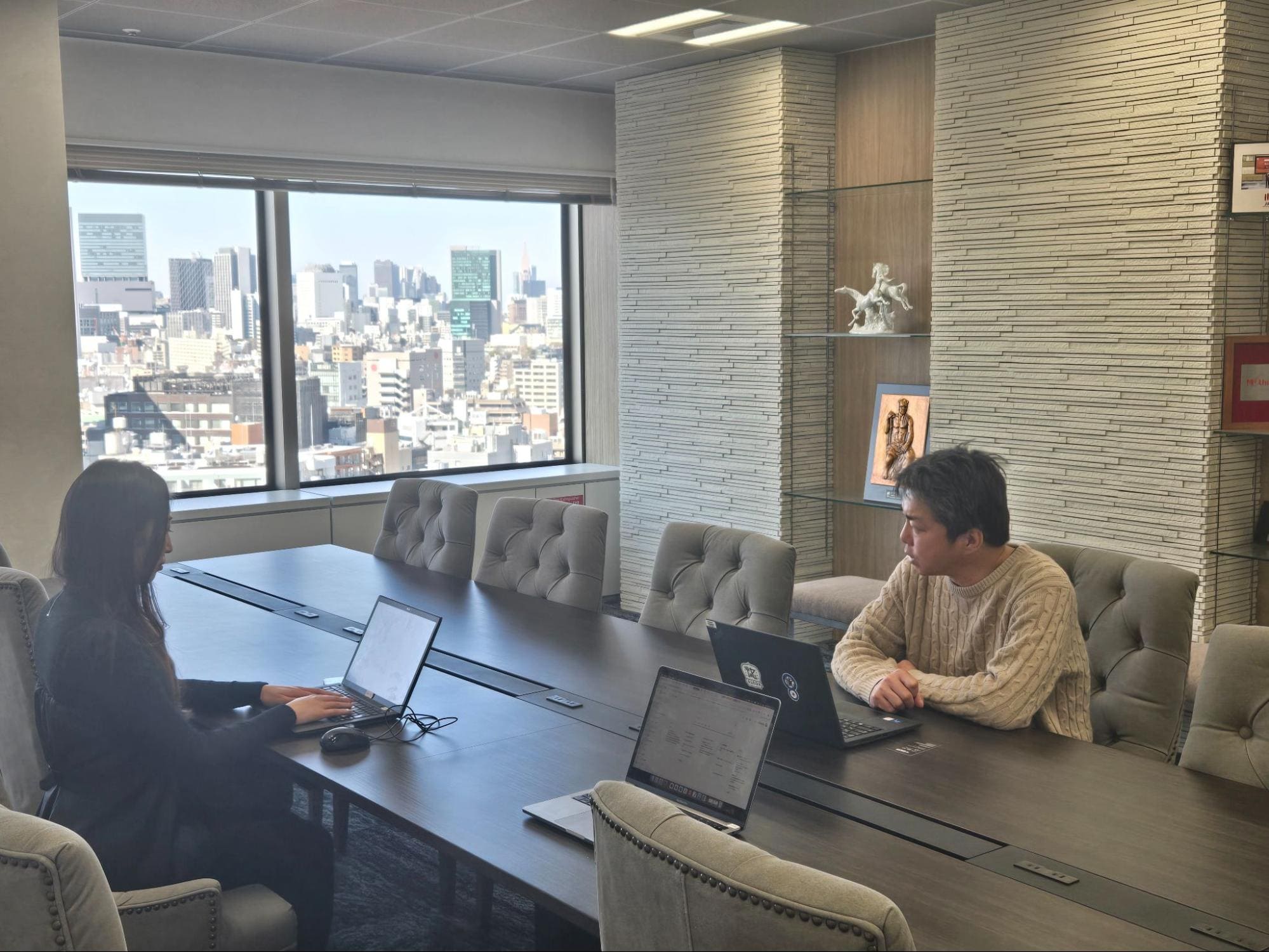 （写真右）株式会社ピアラ ResultPlus事業部 執行役員 小野 真様
（写真左）CATS株式会社 マーケティング部 森田 萌乃