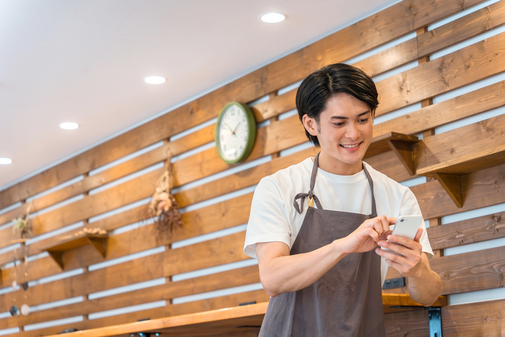 LINEミニアプリの使い方・導入方法を徹底解説!LINE公式アカウントの違いとは?