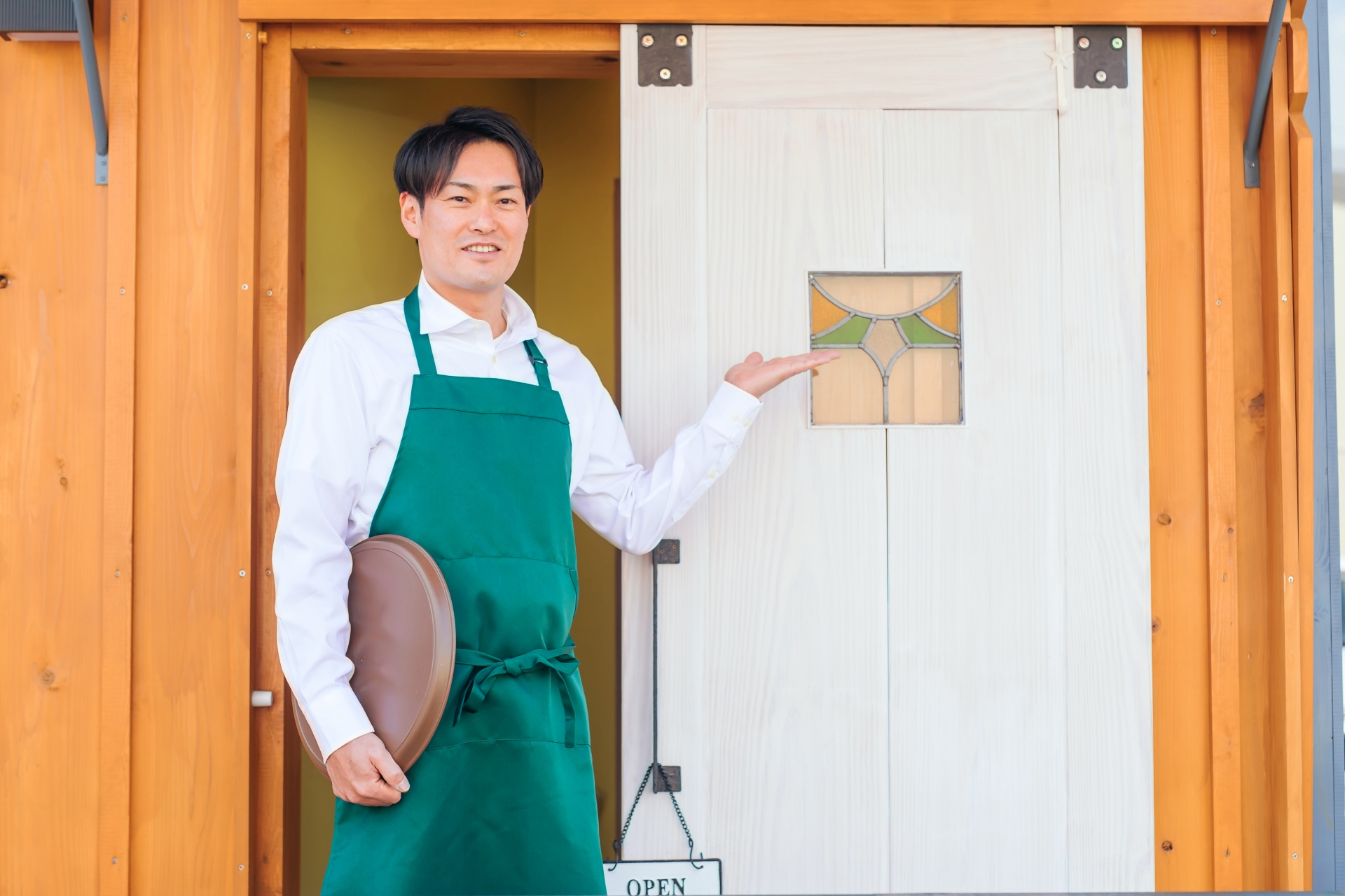 飲食店の開業にどのようなものが必要?開業の流れと必要な資格とは