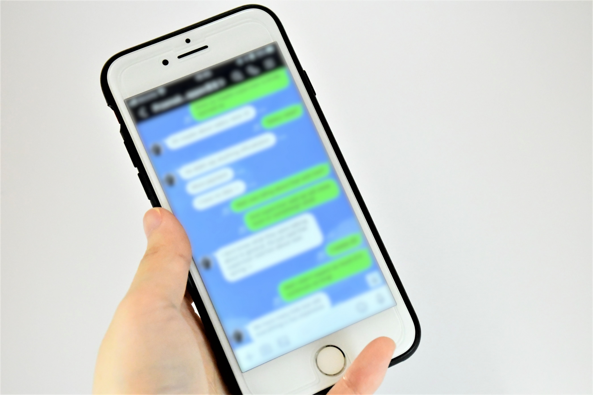 不動産会社においてLINEでやり取りする方がよい?活用場面やメリット・注意点を解説!